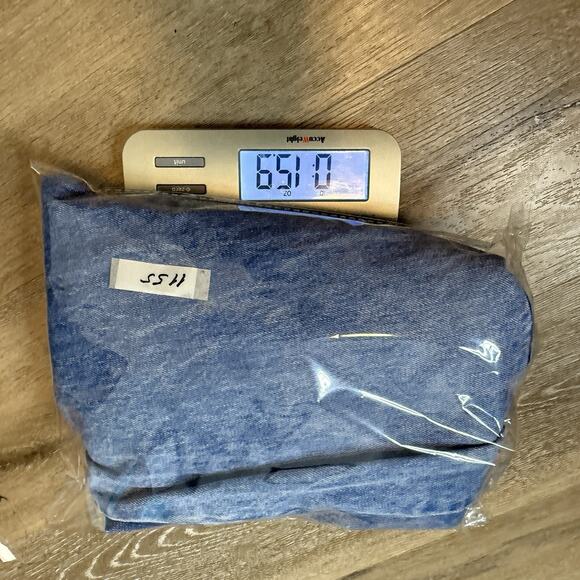 Vintage Guess Jeans Women’s 29 – TomBoy– Blue Distressed Denim Y2K Fits 32x26 - Picture 16 of 16